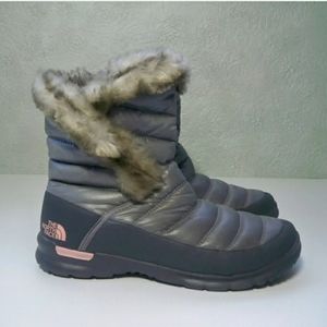 New Northface thermoball gray boots size 10